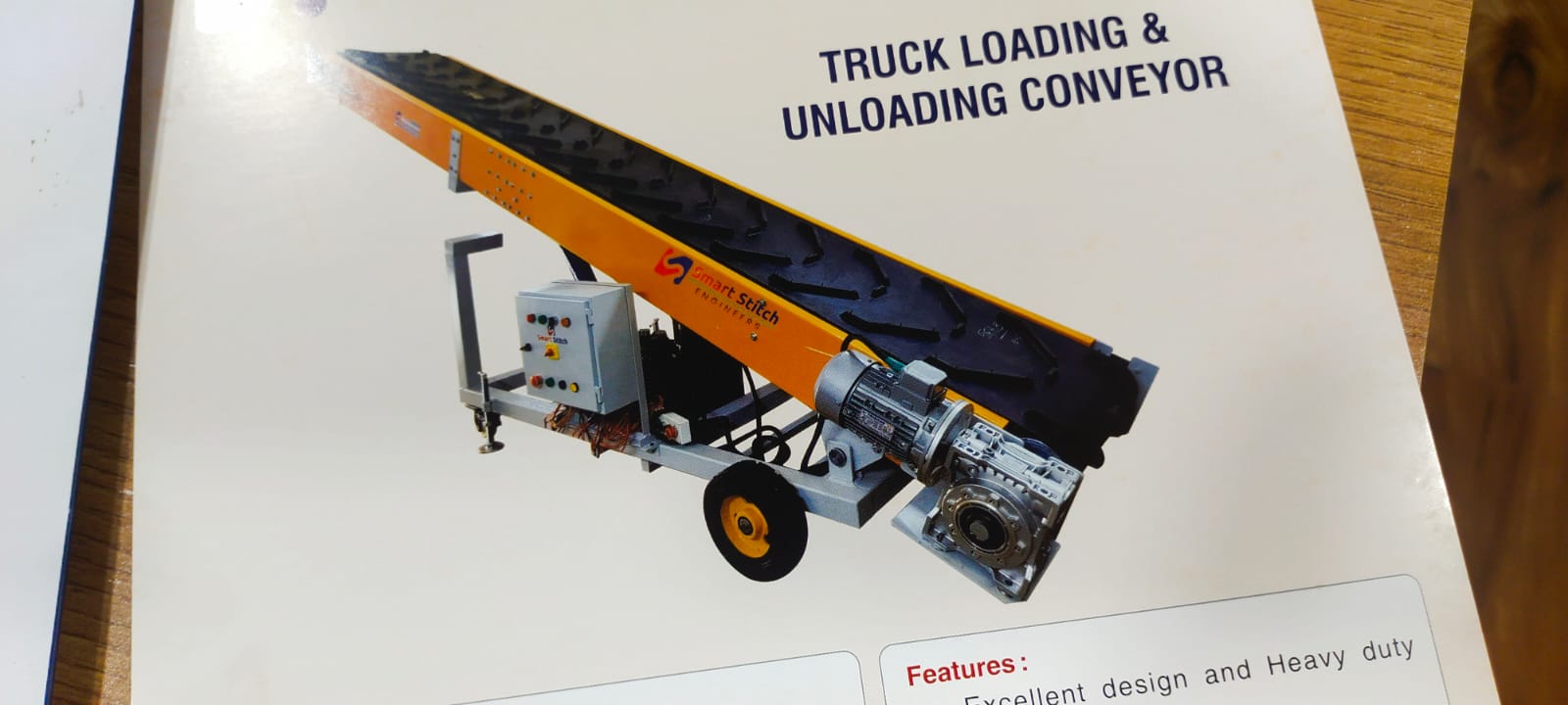 Smart Stitch Truck Loading and Unloading Conveyor — industrial conveyor belt for cement, grain, fertilizer bags Gujarat